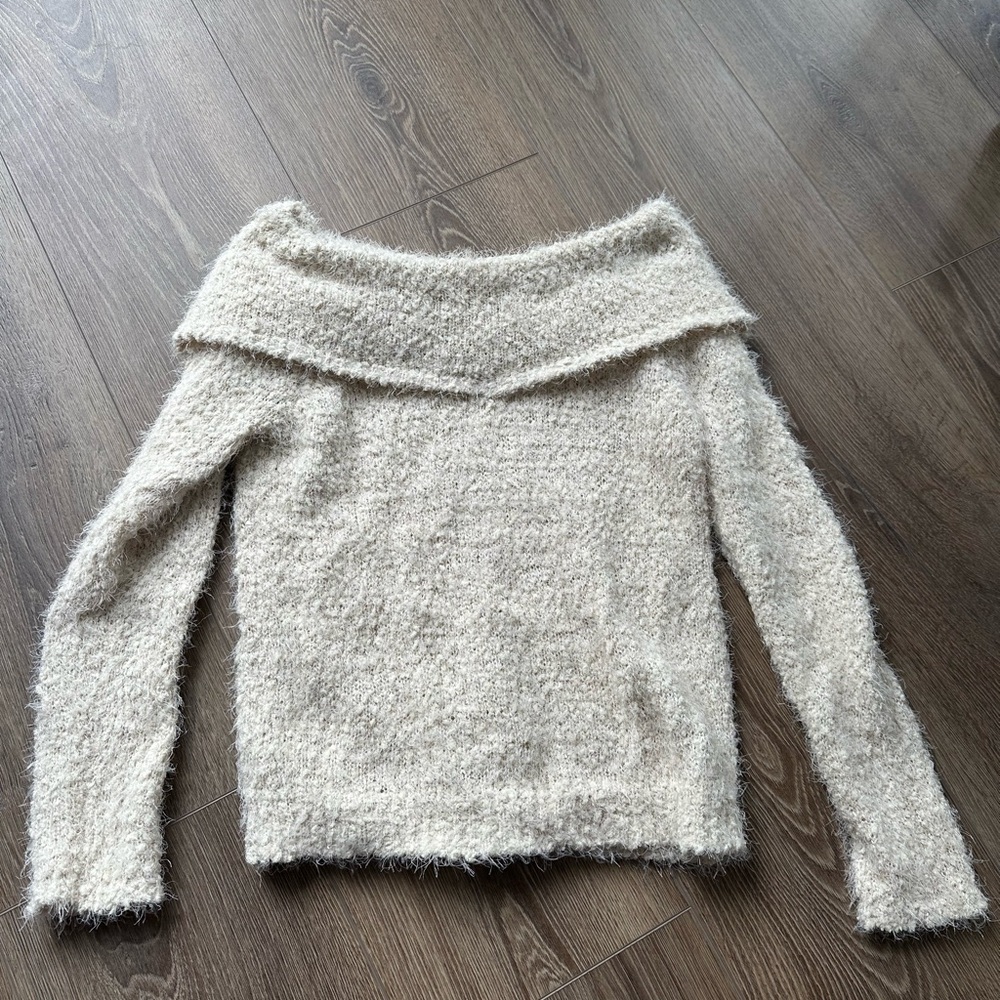 Off-white sweater, size S